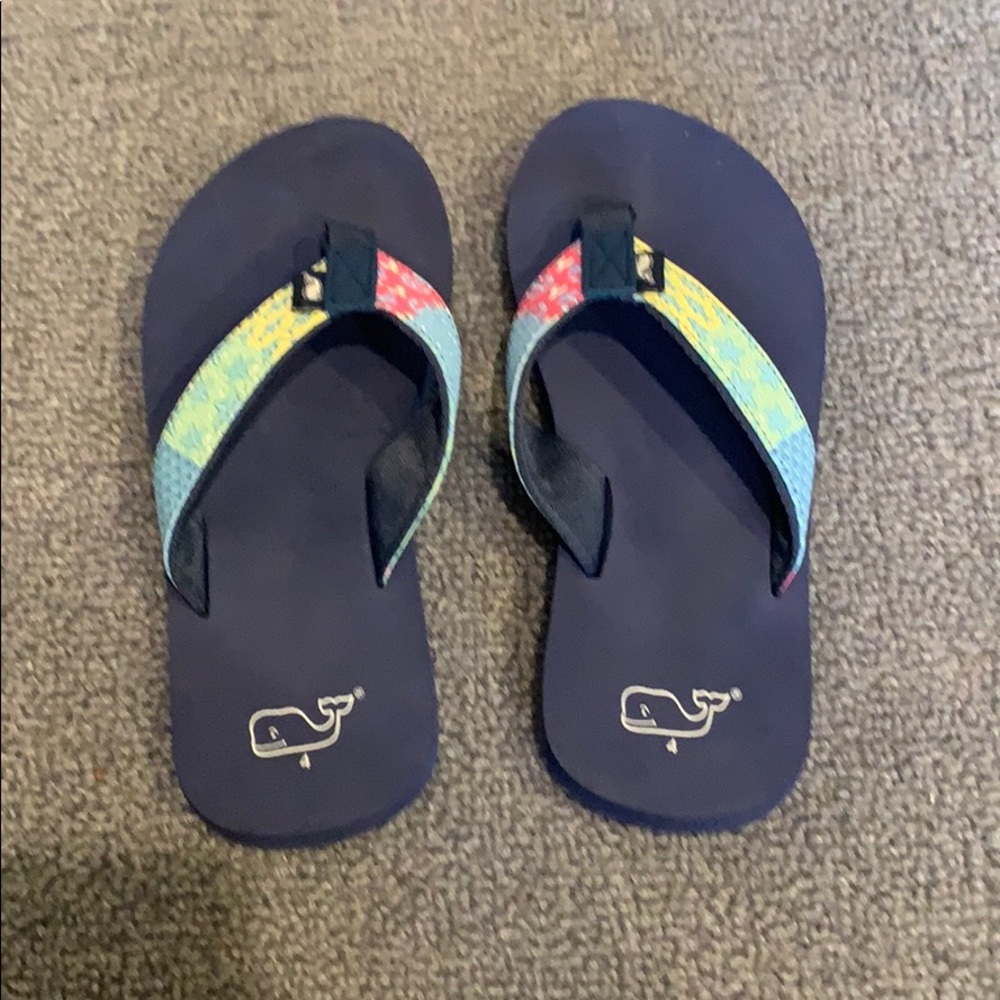 Vineyard vine children’s flip-flops
